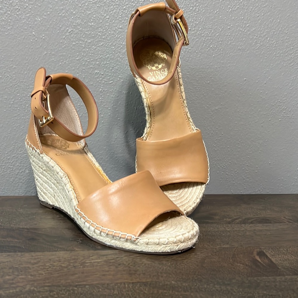 Never worn. Vince Camuto tan wedge